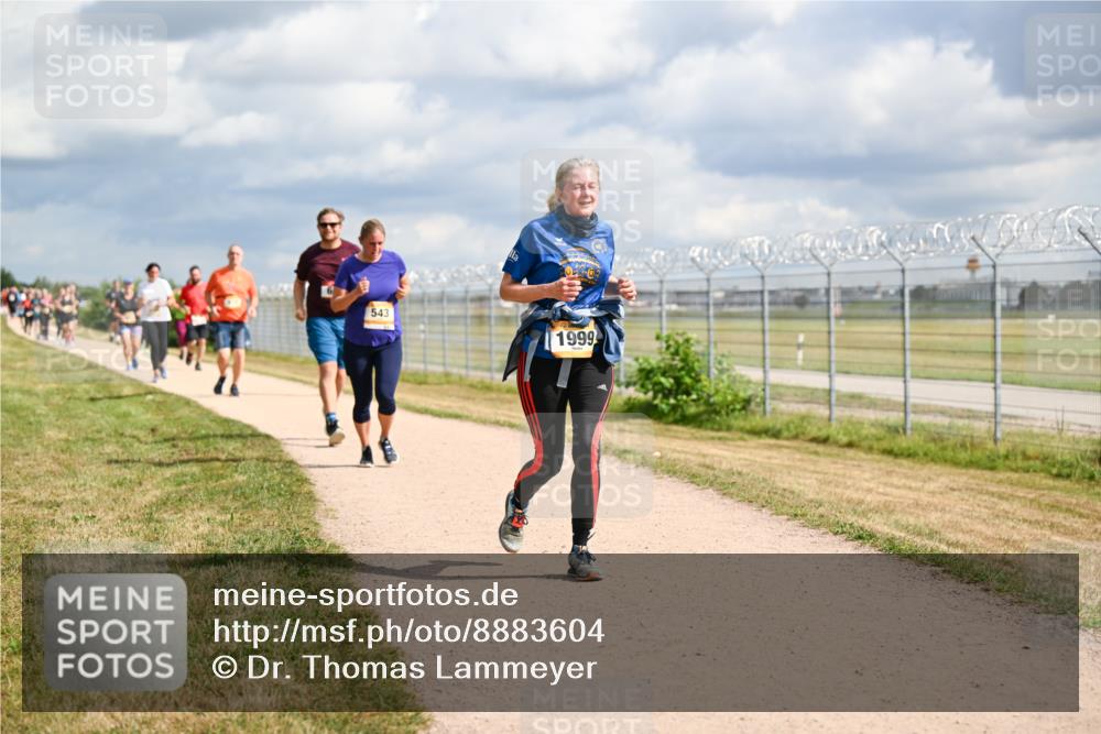 14.09.2025 - Airport Race Dr. Thomas Lammeyer http://msf.ph/oto/8883604 14.09.2025 12:37:46 Laufen 543, 111, 1999 meine-sportfotos.de