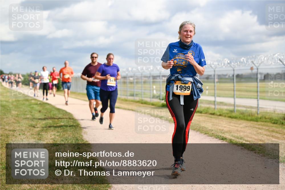 14.09.2025 - Airport Race Dr. Thomas Lammeyer http://msf.ph/oto/8883620 14.09.2025 12:37:47 Laufen 5431, 1999 meine-sportfotos.de