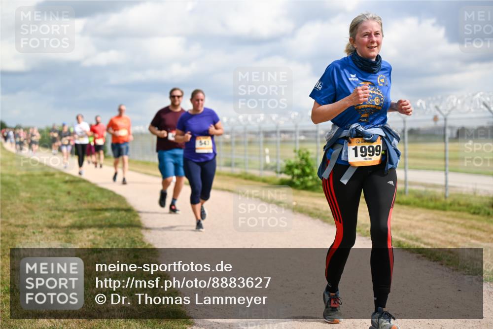 14.09.2025 - Airport Race Dr. Thomas Lammeyer http://msf.ph/oto/8883627 14.09.2025 12:37:48 Laufen 543, 1999 meine-sportfotos.de