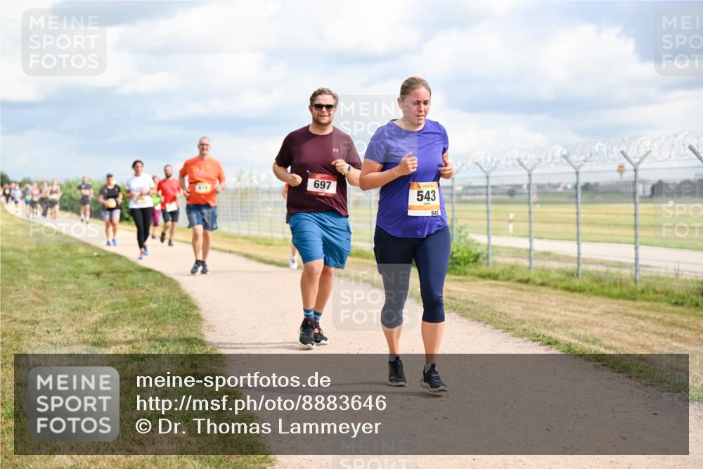 14.09.2025 - Airport Race Dr. Thomas Lammeyer http://msf.ph/oto/8883646 14.09.2025 12:37:49 Laufen 697, 543, 543 meine-sportfotos.de