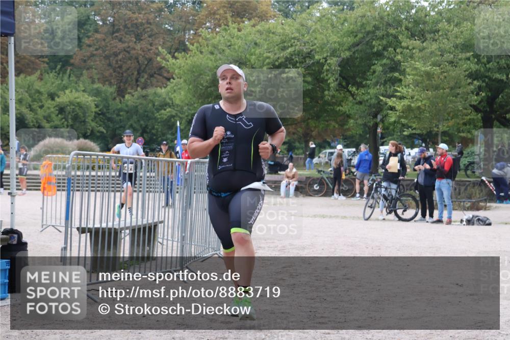 14.09.2025 - Stadtparktriathlon Strokosch-Dieckow http://msf.ph/oto/8883719 14.09.2025 10:16:54 Ziel 421, 453, 471 meine-sportfotos.de