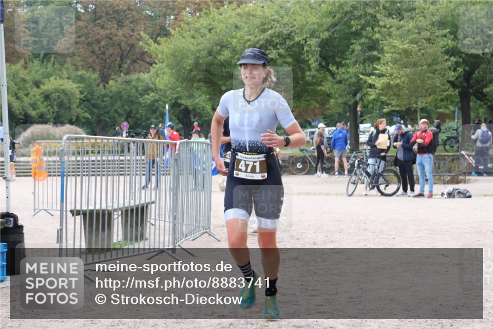 14.09.2025 - Stadtparktriathlon Strokosch-Dieckow http://msf.ph/oto/8883741 14.09.2025 10:16:58 Ziel 421, 453, 471 meine-sportfotos.de