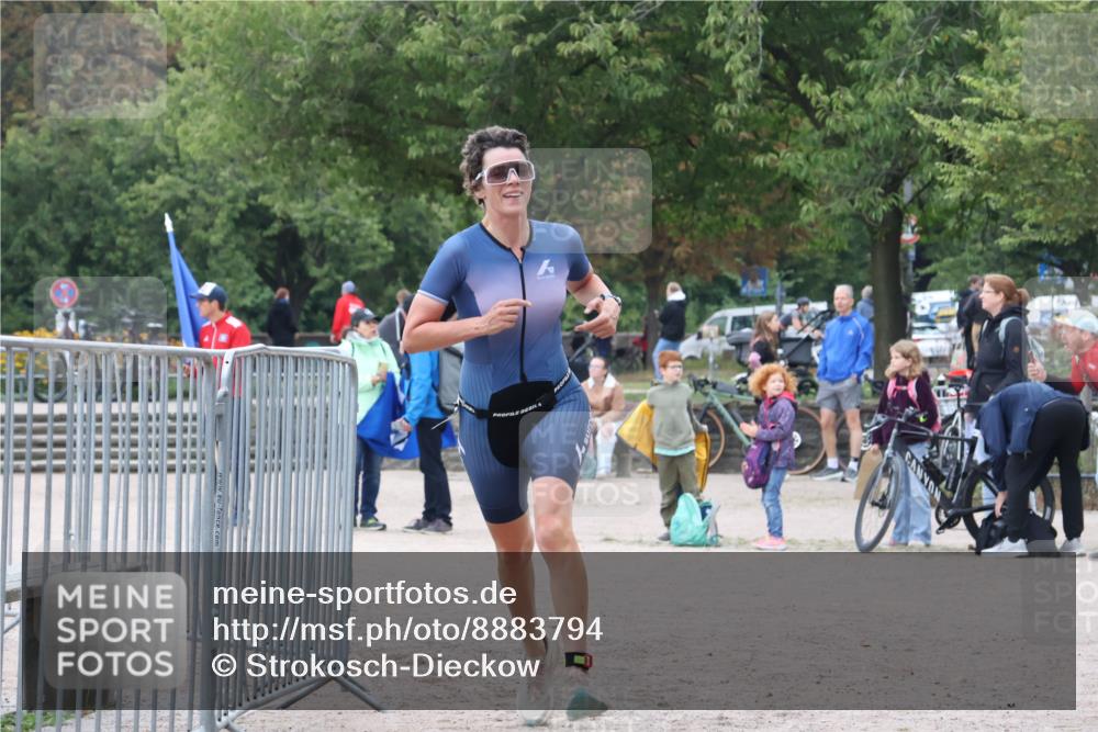 14.09.2025 - Stadtparktriathlon Strokosch-Dieckow http://msf.ph/oto/8883794 14.09.2025 10:18:26 Ziel 395, 482 meine-sportfotos.de
