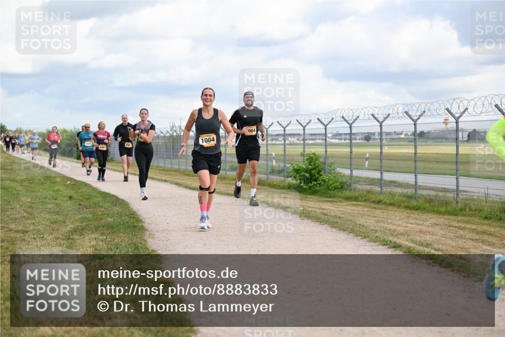 14.09.2025 - Airport Race Dr. Thomas Lammeyer http://msf.ph/oto/8883833 14.09.2025 12:38:06 Laufen 1429, 1004, 064 meine-sportfotos.de