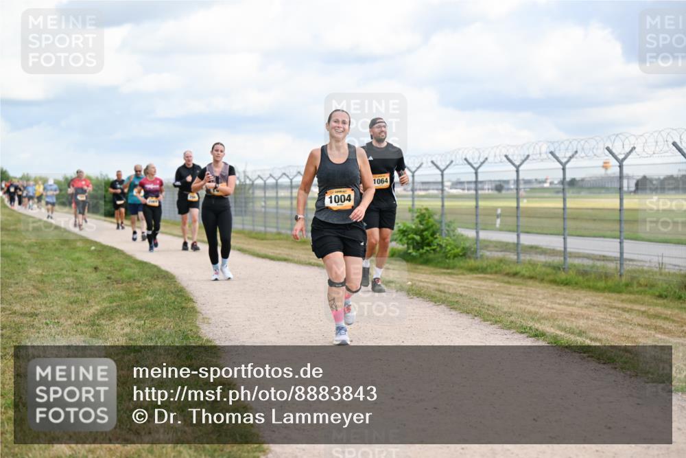14.09.2025 - Airport Race Dr. Thomas Lammeyer http://msf.ph/oto/8883843 14.09.2025 12:38:07 Laufen 1004, 1064 meine-sportfotos.de