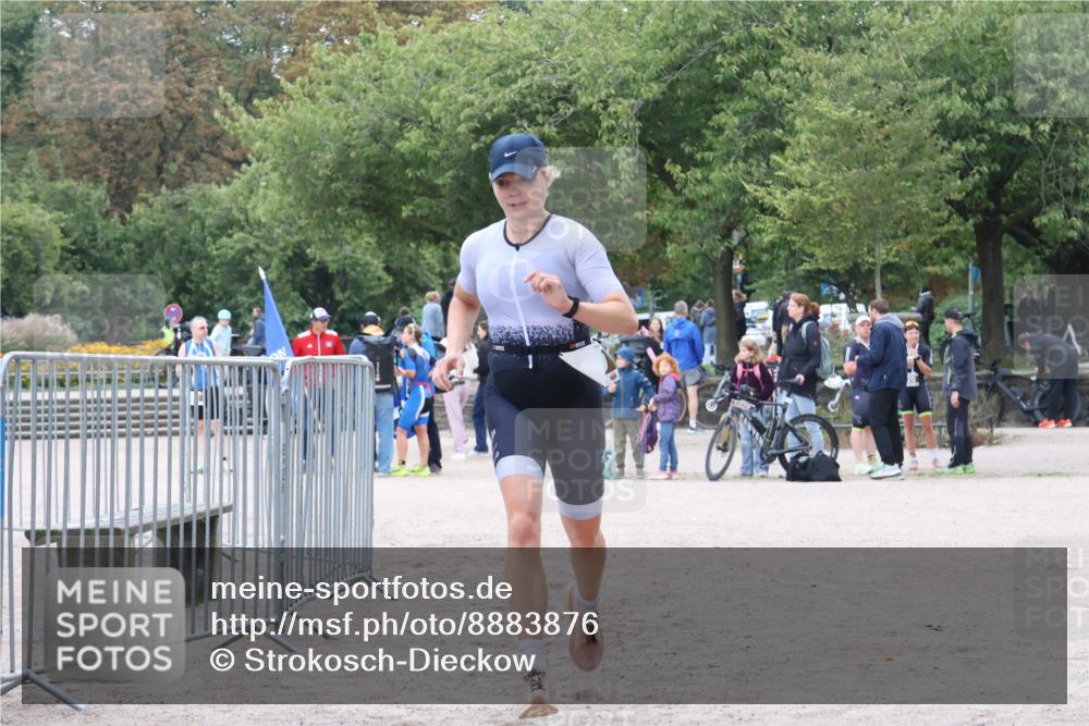 14.09.2025 - Stadtparktriathlon Strokosch-Dieckow http://msf.ph/oto/8883876 14.09.2025 10:20:01 Ziel 442, 469 meine-sportfotos.de