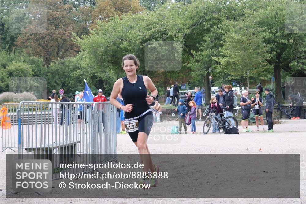 14.09.2025 - Stadtparktriathlon Strokosch-Dieckow http://msf.ph/oto/8883888 14.09.2025 10:20:06 Ziel 442, 469 meine-sportfotos.de