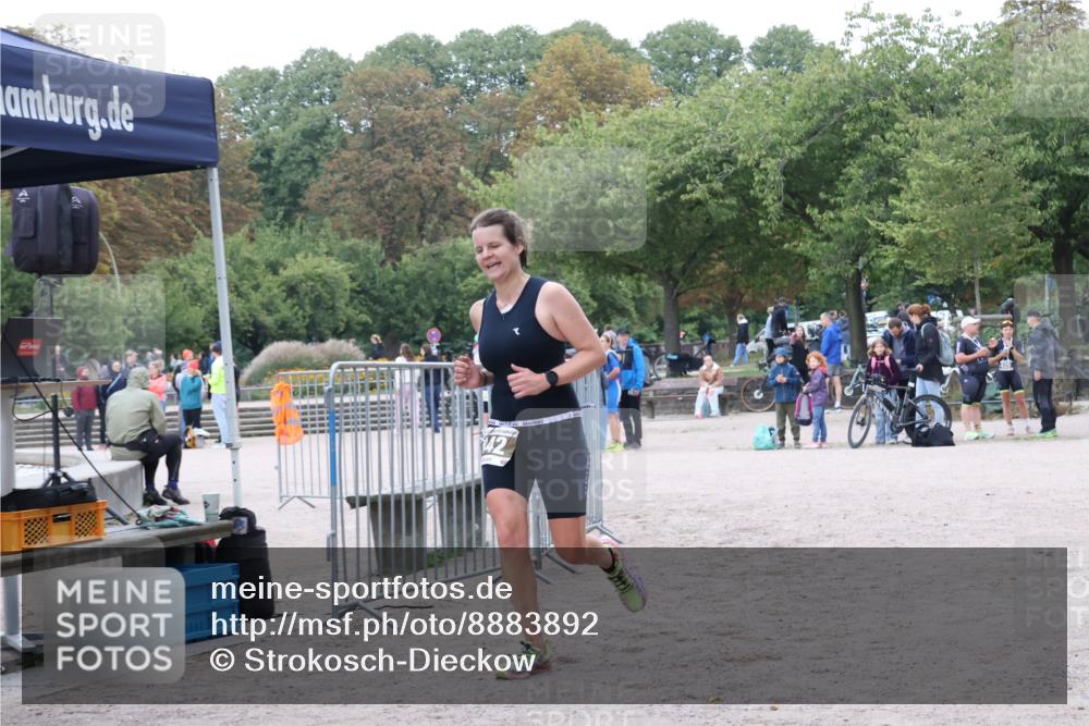 14.09.2025 - Stadtparktriathlon Strokosch-Dieckow http://msf.ph/oto/8883892 14.09.2025 10:20:07 Ziel 442, 469 meine-sportfotos.de