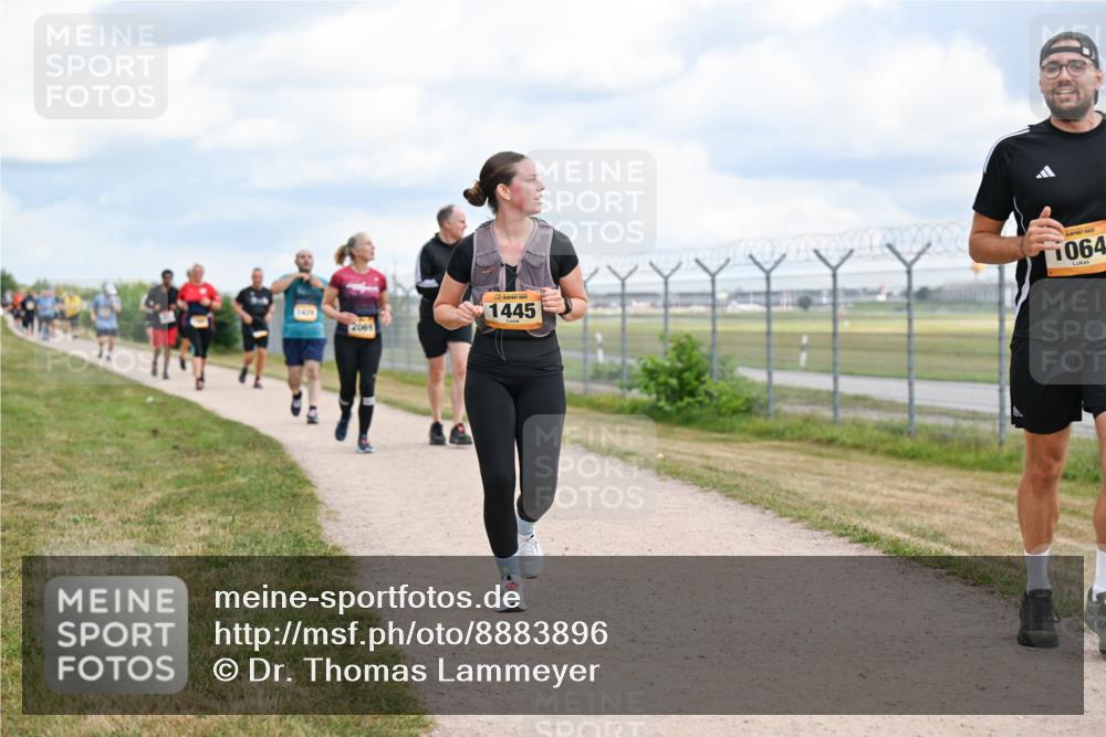 14.09.2025 - Airport Race Dr. Thomas Lammeyer http://msf.ph/oto/8883896 14.09.2025 12:38:10 Laufen 2069, 1445, 1064 meine-sportfotos.de