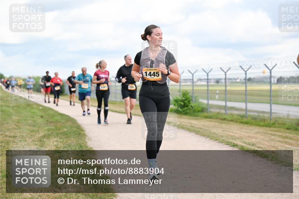 14.09.2025 - Airport Race Dr. Thomas Lammeyer http://msf.ph/oto/8883904 14.09.2025 12:38:11 Laufen 20, 1445 meine-sportfotos.de