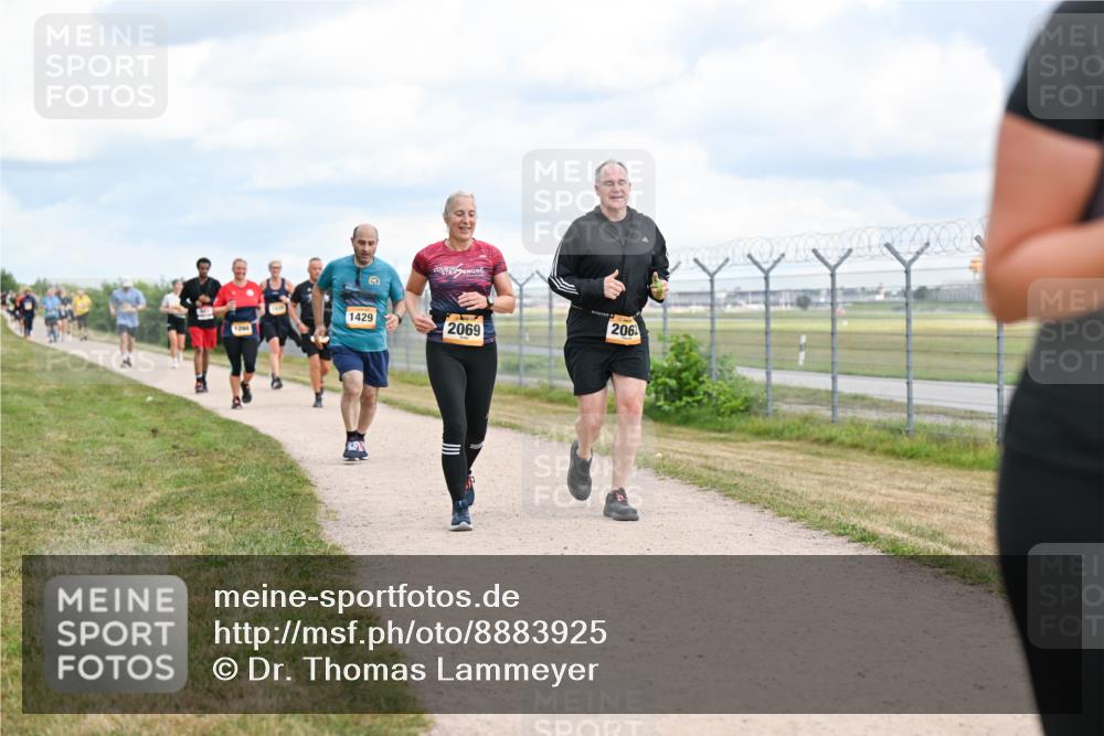 14.09.2025 - Airport Race Dr. Thomas Lammeyer http://msf.ph/oto/8883925 14.09.2025 12:38:13 Laufen 1429, 206, 2069 meine-sportfotos.de