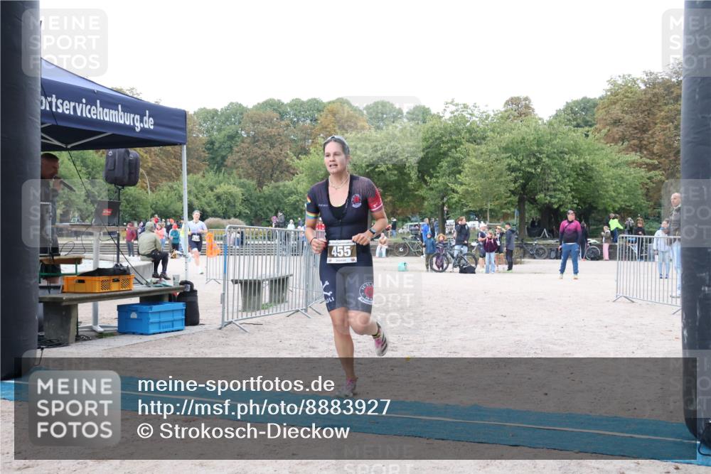 14.09.2025 - Stadtparktriathlon Strokosch-Dieckow http://msf.ph/oto/8883927 14.09.2025 10:20:55 Ziel 387, 439, 455, 475 meine-sportfotos.de