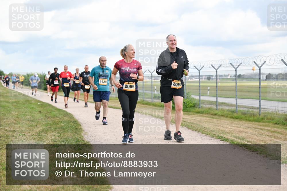 14.09.2025 - Airport Race Dr. Thomas Lammeyer http://msf.ph/oto/8883933 14.09.2025 12:38:13 Laufen 1429, 2069, 2062 meine-sportfotos.de