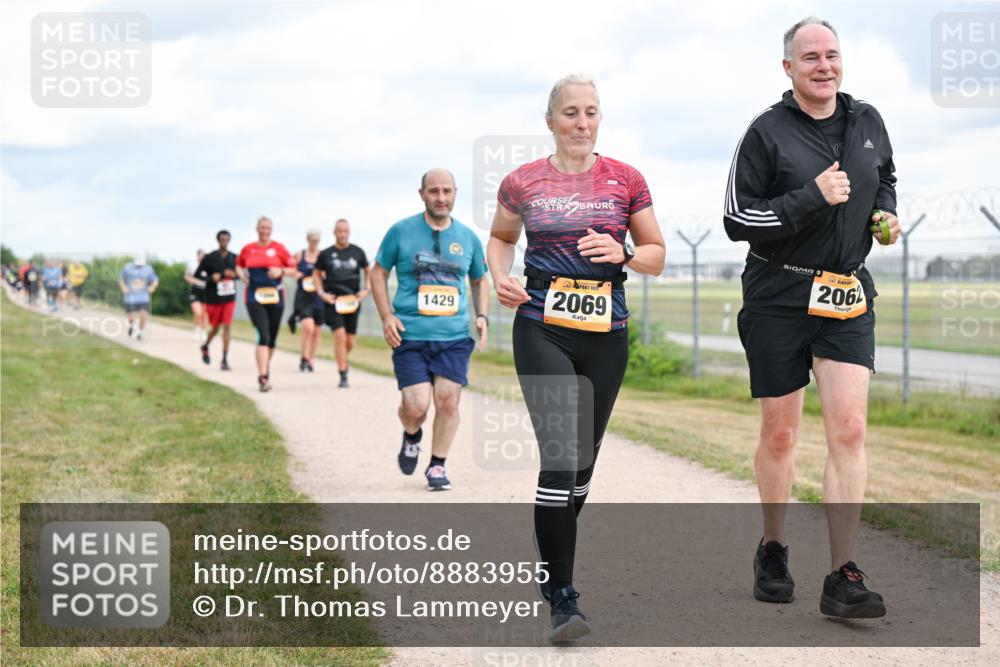 14.09.2025 - Airport Race Dr. Thomas Lammeyer http://msf.ph/oto/8883955 14.09.2025 12:38:15 Laufen 1429, 2069, 206 meine-sportfotos.de