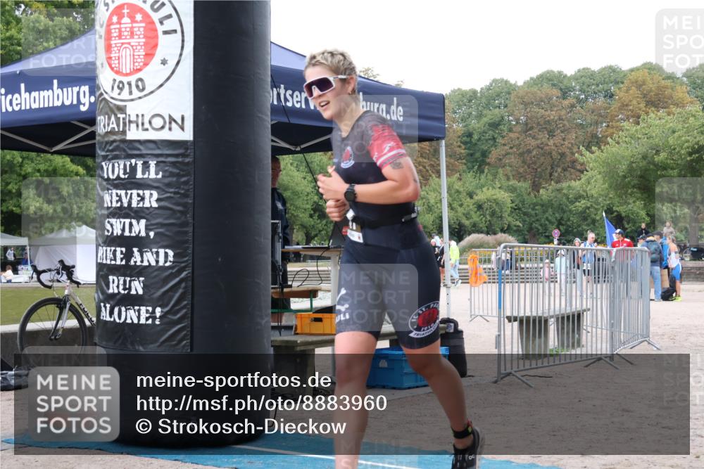 14.09.2025 - Stadtparktriathlon Strokosch-Dieckow http://msf.ph/oto/8883960 14.09.2025 10:21:22 Ziel 447 meine-sportfotos.de