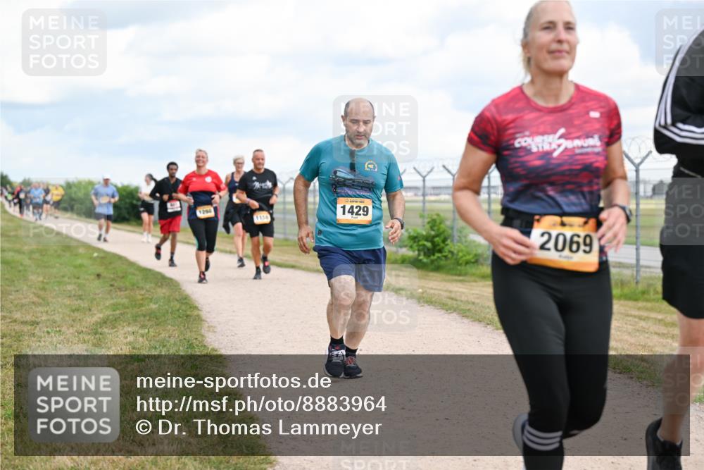 14.09.2025 - Airport Race Dr. Thomas Lammeyer http://msf.ph/oto/8883964 14.09.2025 12:38:15 Laufen 1298, 1158, 1429, 2069 meine-sportfotos.de
