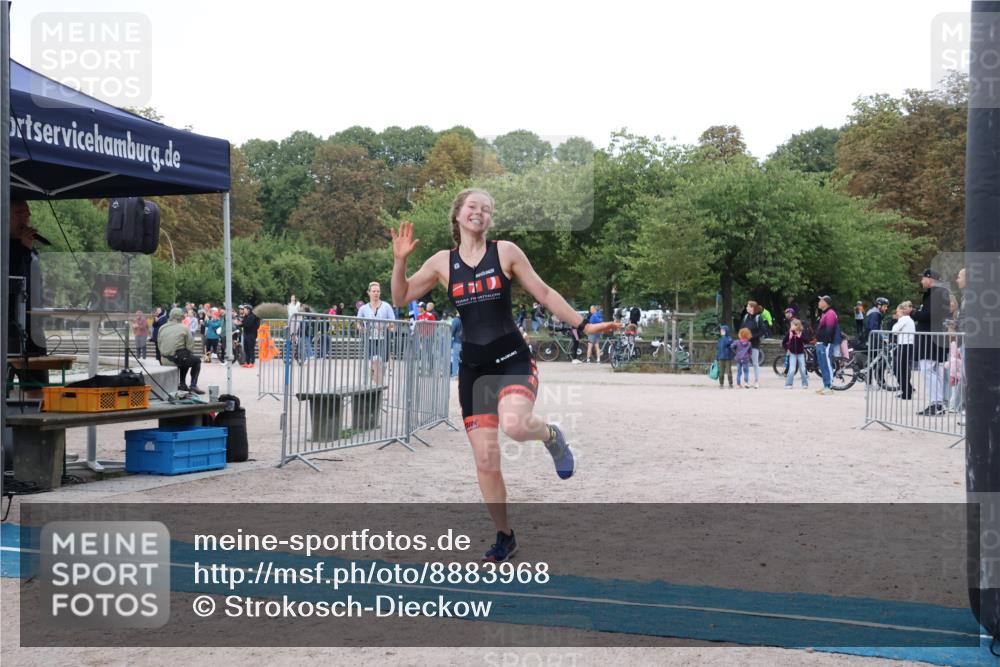 14.09.2025 - Stadtparktriathlon Strokosch-Dieckow http://msf.ph/oto/8883968 14.09.2025 10:21:50 Ziel 472, 477 meine-sportfotos.de