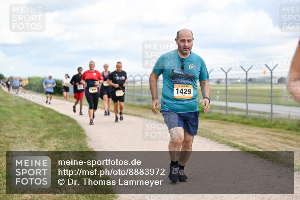 14.09.2025 - Airport Race Dr. Thomas Lammeyer http://msf.ph/oto/8883972 14.09.2025 12:38:16 Laufen 1429 meine-sportfotos.de