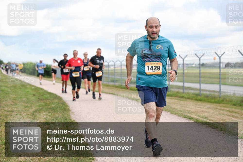 14.09.2025 - Airport Race Dr. Thomas Lammeyer http://msf.ph/oto/8883974 14.09.2025 12:38:16 Laufen 1834, 1429 meine-sportfotos.de