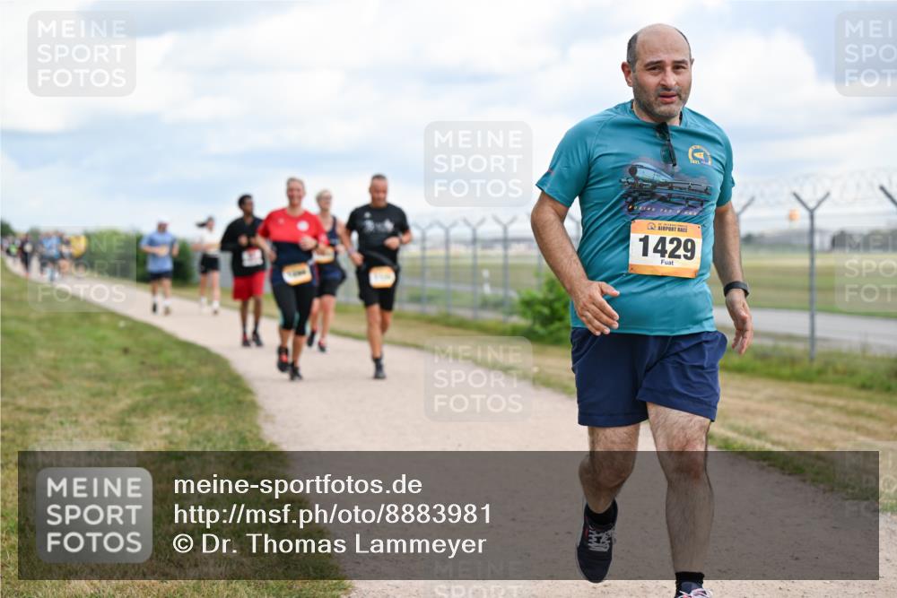 14.09.2025 - Airport Race Dr. Thomas Lammeyer http://msf.ph/oto/8883981 14.09.2025 12:38:17 Laufen 1429 meine-sportfotos.de