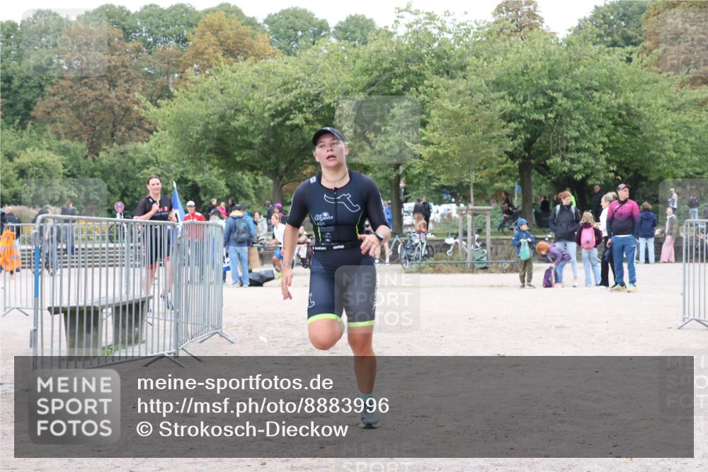 14.09.2025 - Stadtparktriathlon Strokosch-Dieckow http://msf.ph/oto/8883996 14.09.2025 10:21:57 Ziel 472, 477, 483, 495 meine-sportfotos.de
