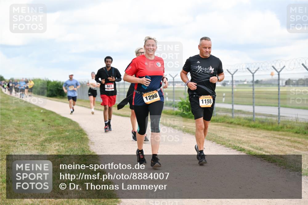 14.09.2025 - Airport Race Dr. Thomas Lammeyer http://msf.ph/oto/8884007 14.09.2025 12:38:19 Laufen 681, 39, 1298, 1158 meine-sportfotos.de