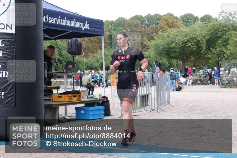14.09.2025 - Stadtparktriathlon Strokosch-Dieckow http://msf.ph/oto/8884014 14.09.2025 10:22:01 Ziel 483, 495 meine-sportfotos.de