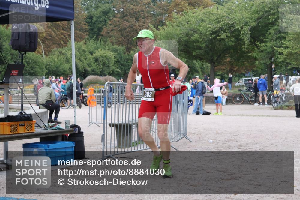 14.09.2025 - Stadtparktriathlon Strokosch-Dieckow http://msf.ph/oto/8884030 14.09.2025 10:22:13 Ziel 302 meine-sportfotos.de