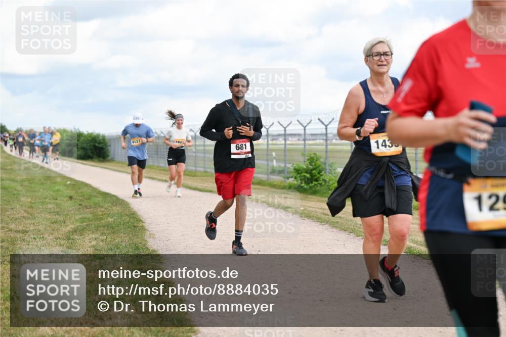 14.09.2025 - Airport Race Dr. Thomas Lammeyer http://msf.ph/oto/8884035 14.09.2025 12:38:21 Laufen 4127, 164, 681, 681, 1435, 129 meine-sportfotos.de
