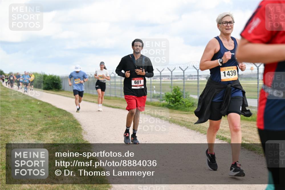 14.09.2025 - Airport Race Dr. Thomas Lammeyer http://msf.ph/oto/8884036 14.09.2025 12:38:21 Laufen 4127, 681, 681, 1439 meine-sportfotos.de