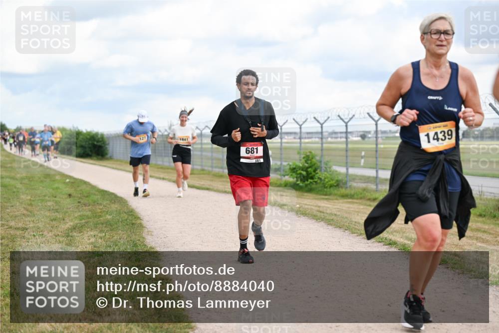 14.09.2025 - Airport Race Dr. Thomas Lammeyer http://msf.ph/oto/8884040 14.09.2025 12:38:22 Laufen 1841, 681, 681, 1439 meine-sportfotos.de