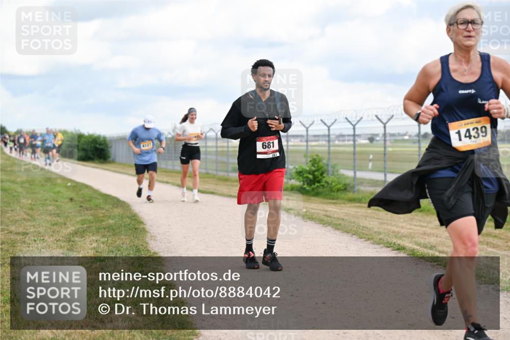 14.09.2025 - Airport Race Dr. Thomas Lammeyer http://msf.ph/oto/8884042 14.09.2025 12:38:22 Laufen 681, 681, 1439 meine-sportfotos.de