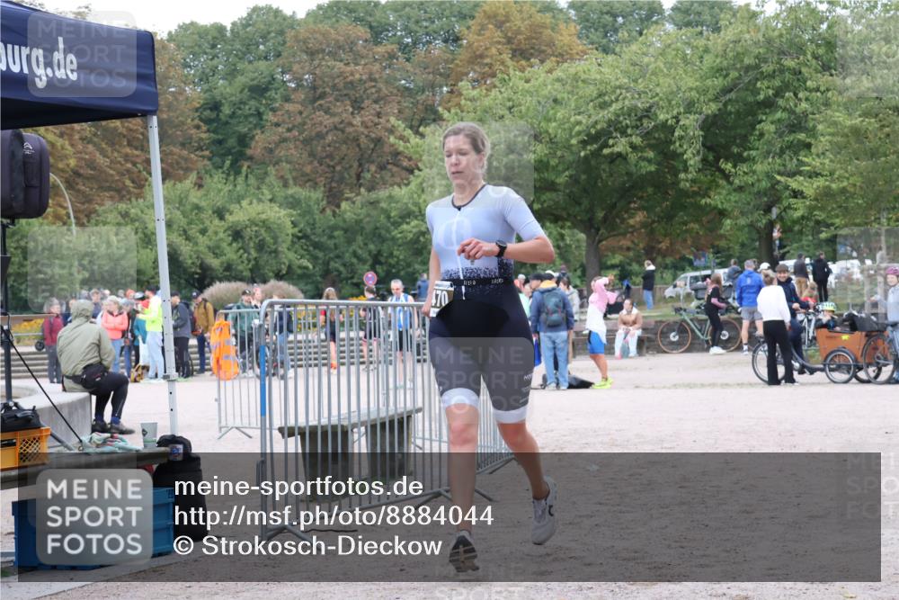 14.09.2025 - Stadtparktriathlon Strokosch-Dieckow http://msf.ph/oto/8884044 14.09.2025 10:22:27 Ziel  meine-sportfotos.de
