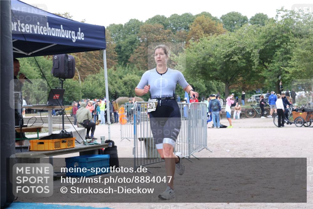 14.09.2025 - Stadtparktriathlon Strokosch-Dieckow http://msf.ph/oto/8884047 14.09.2025 10:22:28 Ziel  meine-sportfotos.de