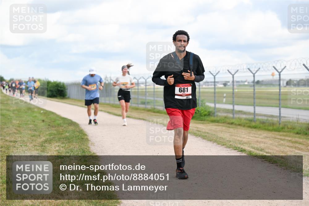 14.09.2025 - Airport Race Dr. Thomas Lammeyer http://msf.ph/oto/8884051 14.09.2025 12:38:22 Laufen 681, 681 meine-sportfotos.de
