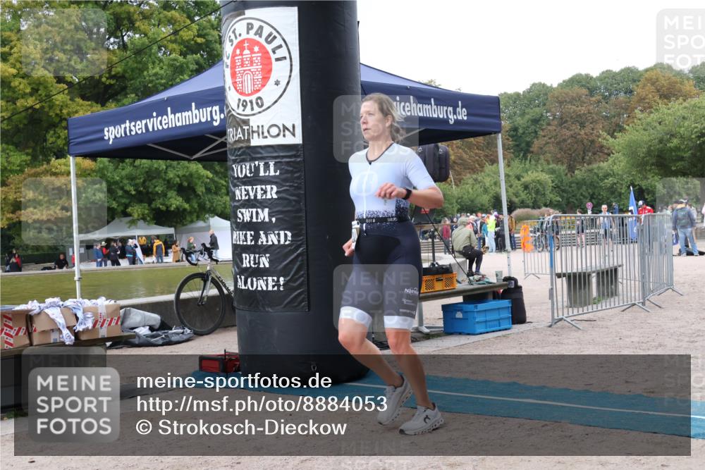 14.09.2025 - Stadtparktriathlon Strokosch-Dieckow http://msf.ph/oto/8884053 14.09.2025 10:22:29 Ziel  meine-sportfotos.de
