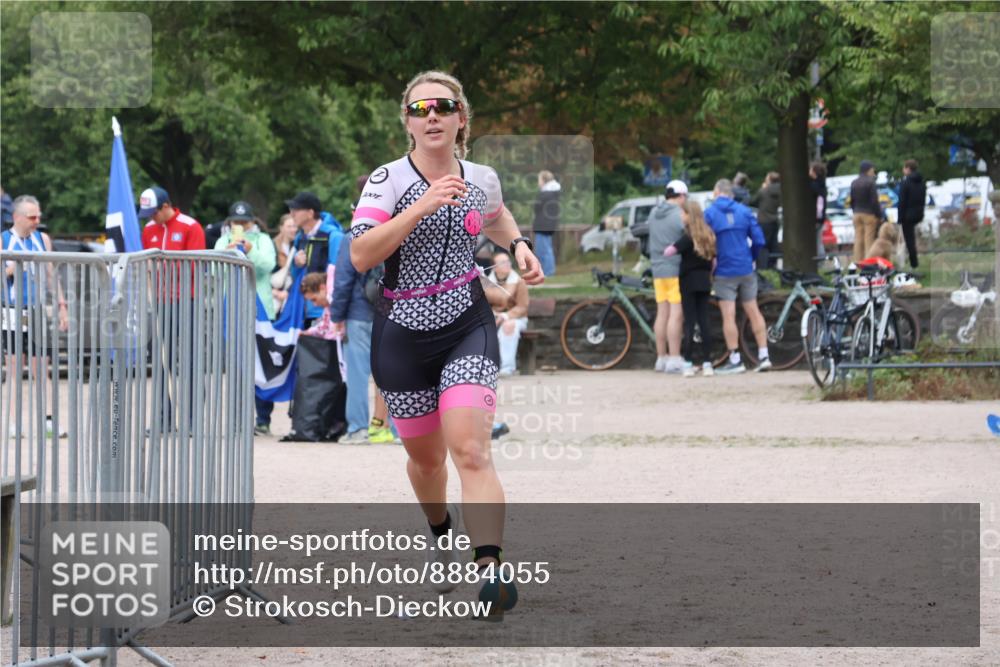14.09.2025 - Stadtparktriathlon Strokosch-Dieckow http://msf.ph/oto/8884055 14.09.2025 10:22:47 Ziel 497 meine-sportfotos.de