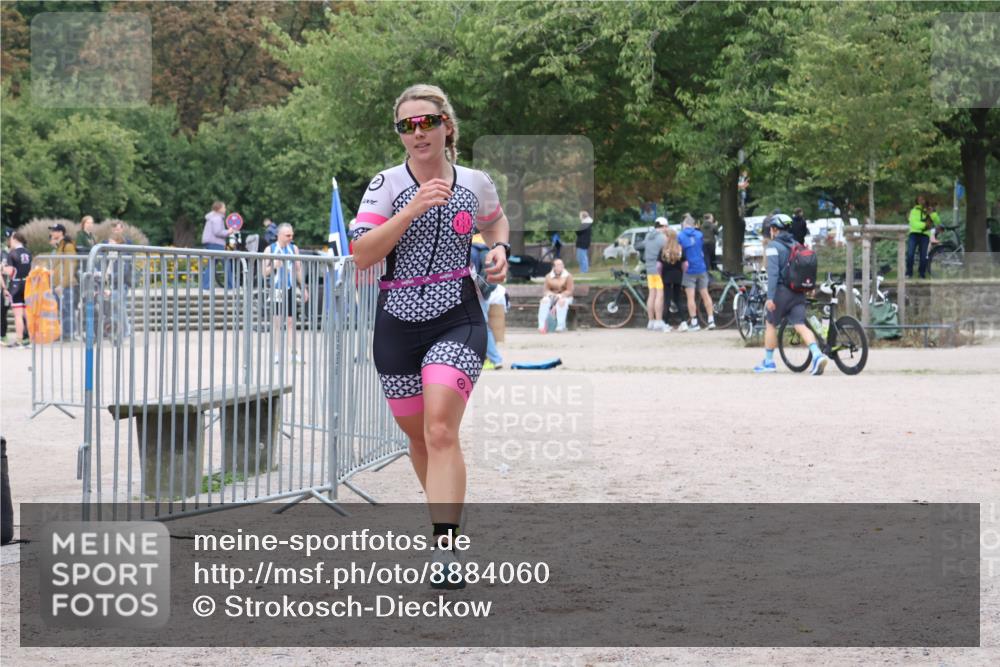 14.09.2025 - Stadtparktriathlon Strokosch-Dieckow http://msf.ph/oto/8884060 14.09.2025 10:22:48 Ziel 497 meine-sportfotos.de