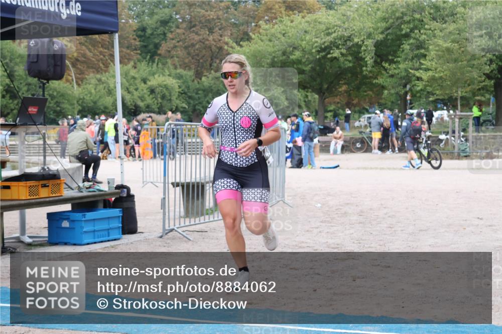 14.09.2025 - Stadtparktriathlon Strokosch-Dieckow http://msf.ph/oto/8884062 14.09.2025 10:22:49 Ziel 497 meine-sportfotos.de