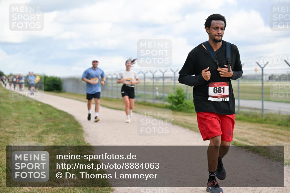 14.09.2025 - Airport Race Dr. Thomas Lammeyer http://msf.ph/oto/8884063 14.09.2025 12:38:23 Laufen 681, 681 meine-sportfotos.de