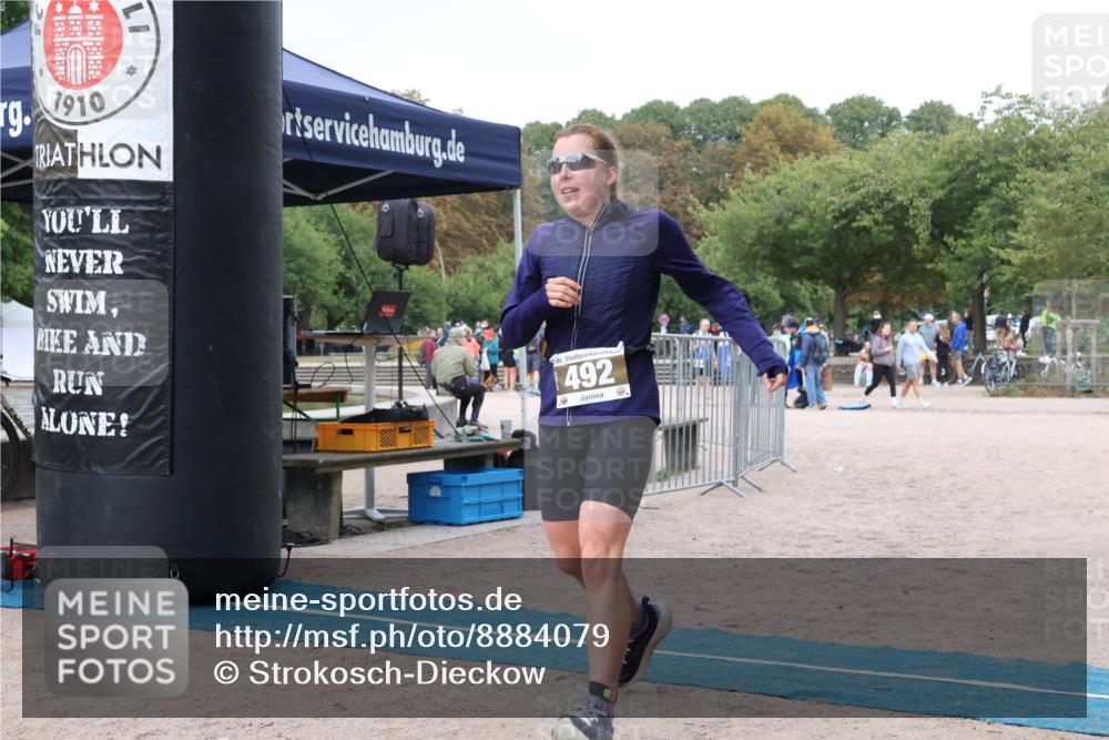14.09.2025 - Stadtparktriathlon Strokosch-Dieckow http://msf.ph/oto/8884079 14.09.2025 10:23:04 Ziel 492 meine-sportfotos.de