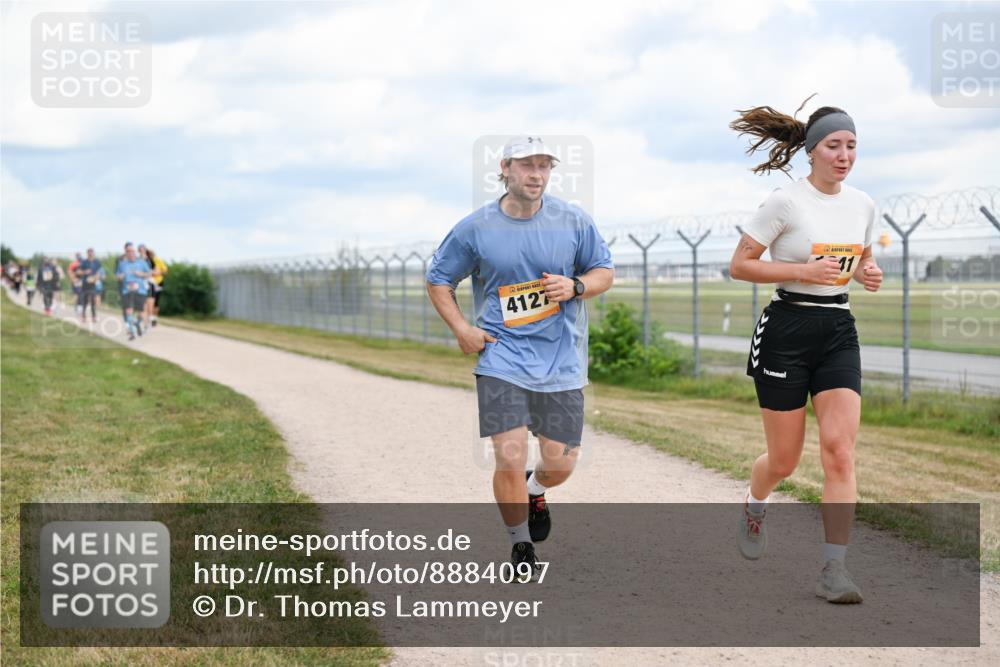 14.09.2025 - Airport Race Dr. Thomas Lammeyer http://msf.ph/oto/8884097 14.09.2025 12:38:26 Laufen 4127, 11 meine-sportfotos.de