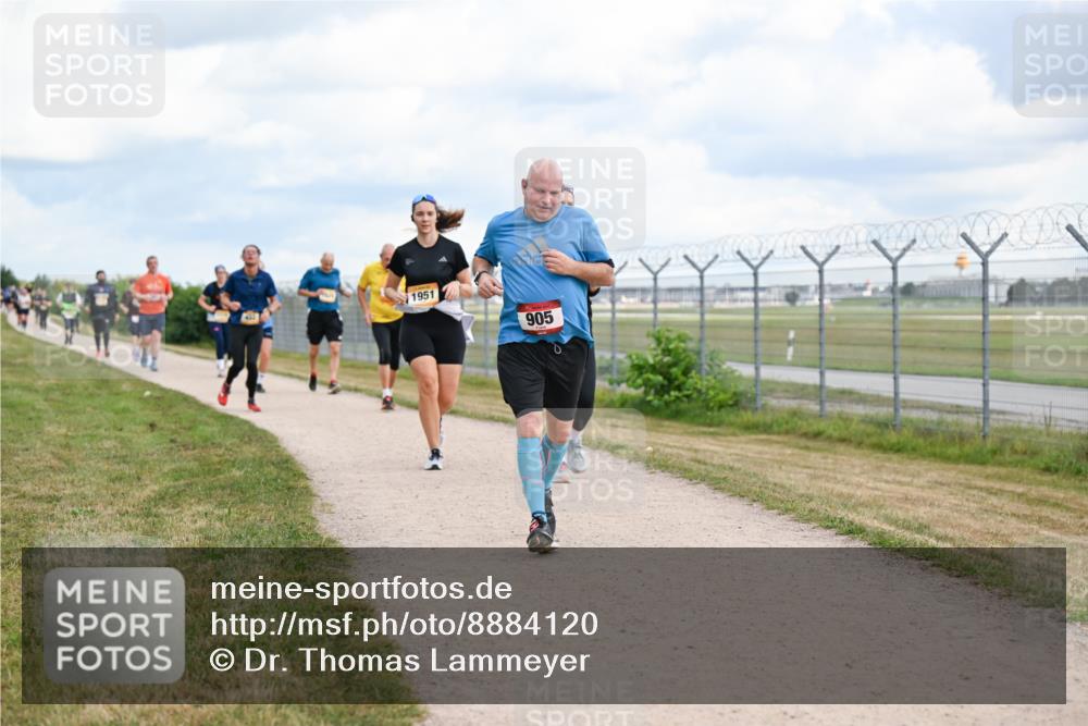 14.09.2025 - Airport Race Dr. Thomas Lammeyer http://msf.ph/oto/8884120 14.09.2025 12:38:38 Laufen 1951, 905 meine-sportfotos.de