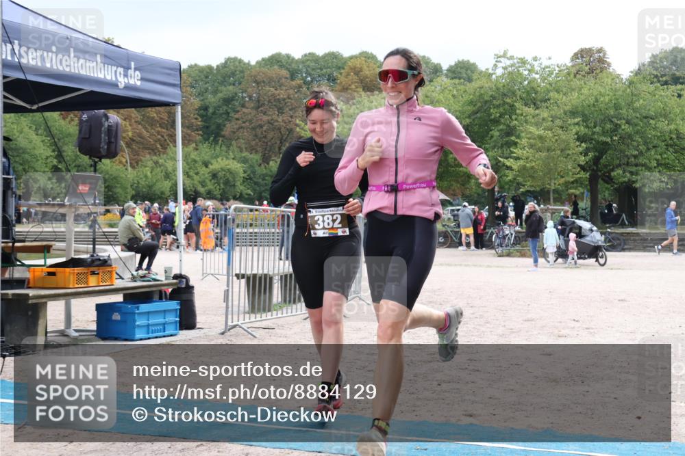 14.09.2025 - Stadtparktriathlon Strokosch-Dieckow http://msf.ph/oto/8884129 14.09.2025 10:25:31 Ziel 382, 423 meine-sportfotos.de
