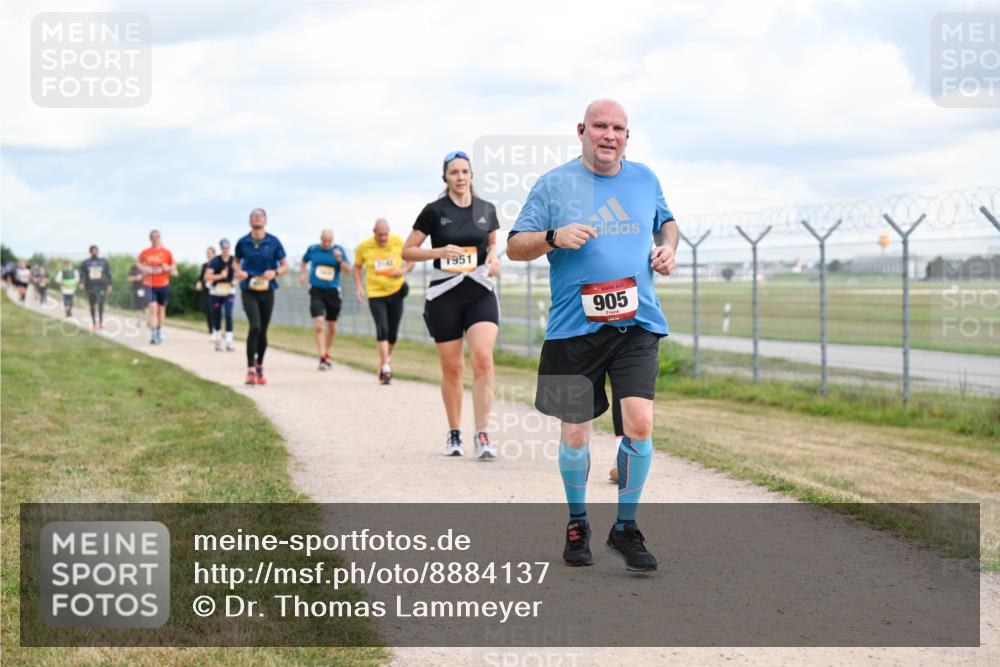 14.09.2025 - Airport Race Dr. Thomas Lammeyer http://msf.ph/oto/8884137 14.09.2025 12:38:38 Laufen 1951, 905 meine-sportfotos.de