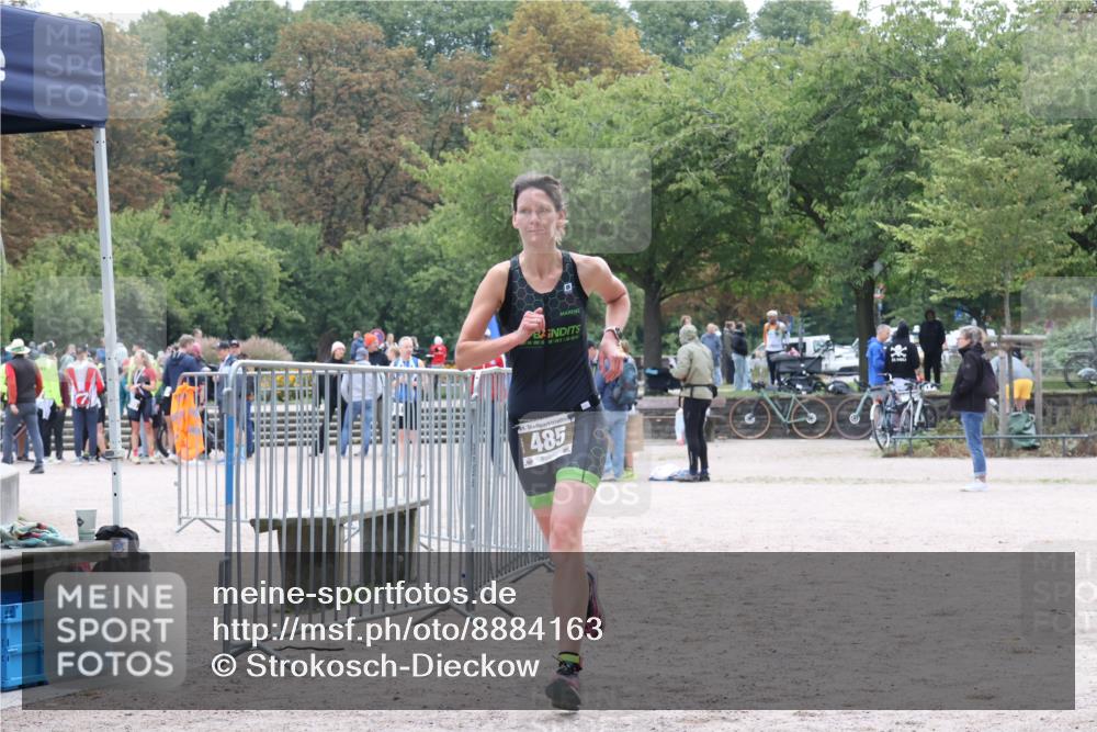 14.09.2025 - Stadtparktriathlon Strokosch-Dieckow http://msf.ph/oto/8884163 14.09.2025 10:26:44 Ziel 485 meine-sportfotos.de