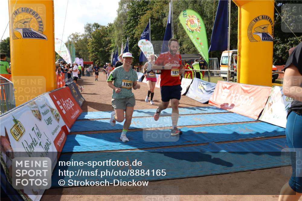 14.09.2025 - Airport Race Strokosch-Dieckow http://msf.ph/oto/8884165 14.09.2025 12:47:33 Ziel 447, 801, 1041, 1092, 1131, 1182, 1333, 1777, 1874, 1925, 4119, 4123 meine-sportfotos.de