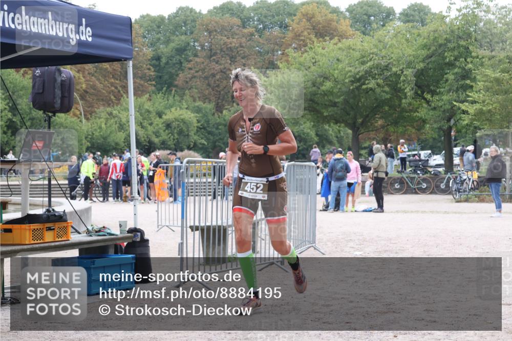 14.09.2025 - Stadtparktriathlon Strokosch-Dieckow http://msf.ph/oto/8884195 14.09.2025 10:27:08 Ziel 452, 479 meine-sportfotos.de