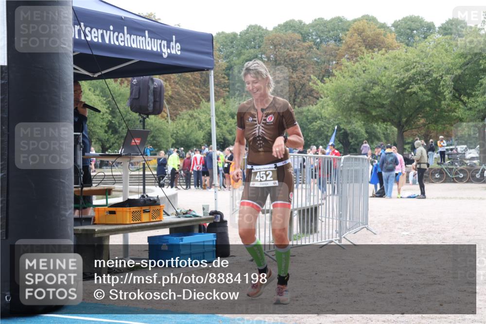14.09.2025 - Stadtparktriathlon Strokosch-Dieckow http://msf.ph/oto/8884198 14.09.2025 10:27:08 Ziel 452, 479 meine-sportfotos.de