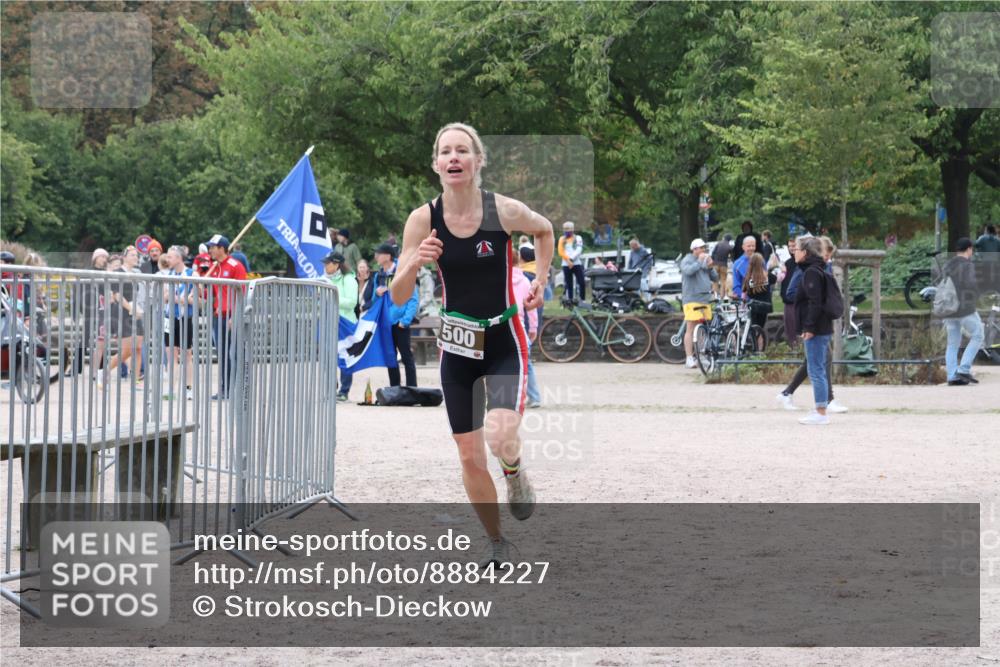 14.09.2025 - Stadtparktriathlon Strokosch-Dieckow http://msf.ph/oto/8884227 14.09.2025 10:28:08 Ziel 500 meine-sportfotos.de